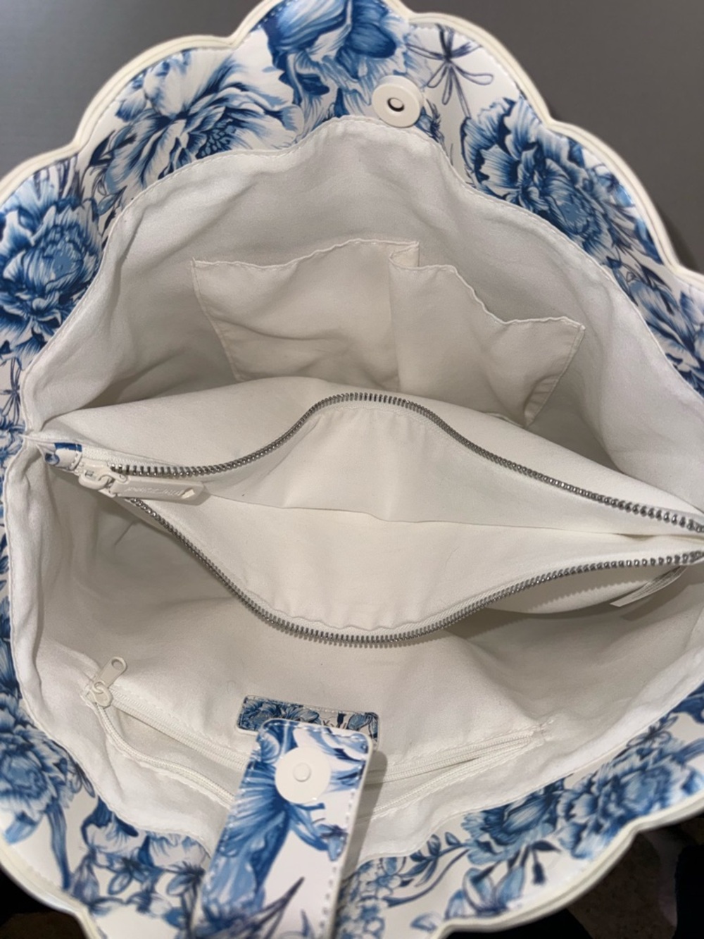Betsey Johnson Blue and White Floral Scalloped Shoulder Tote - Picture 6 of 8